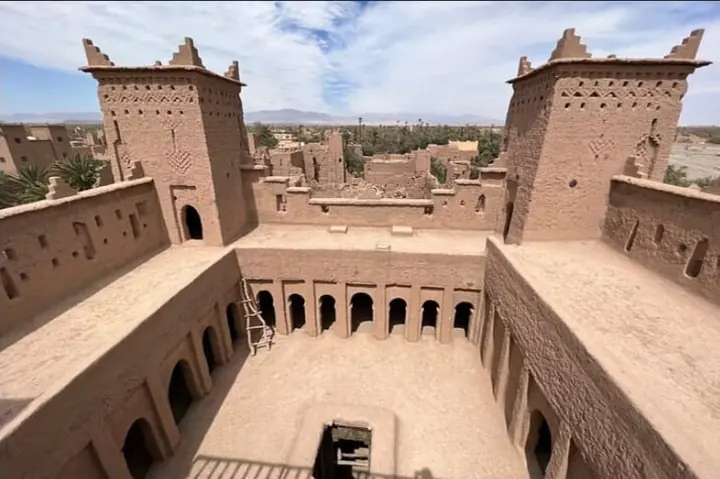 فناء قصبة تاريخية